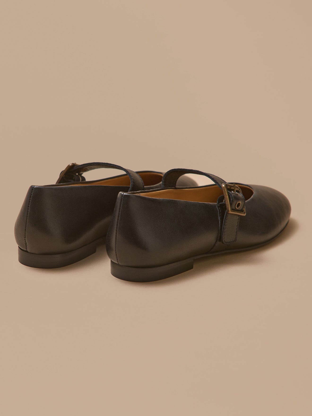 Damen-Ballerinas aus Leder mit Riemchen