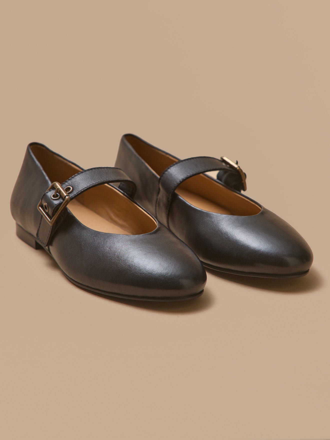Damen-Ballerinas aus Leder mit Riemchen