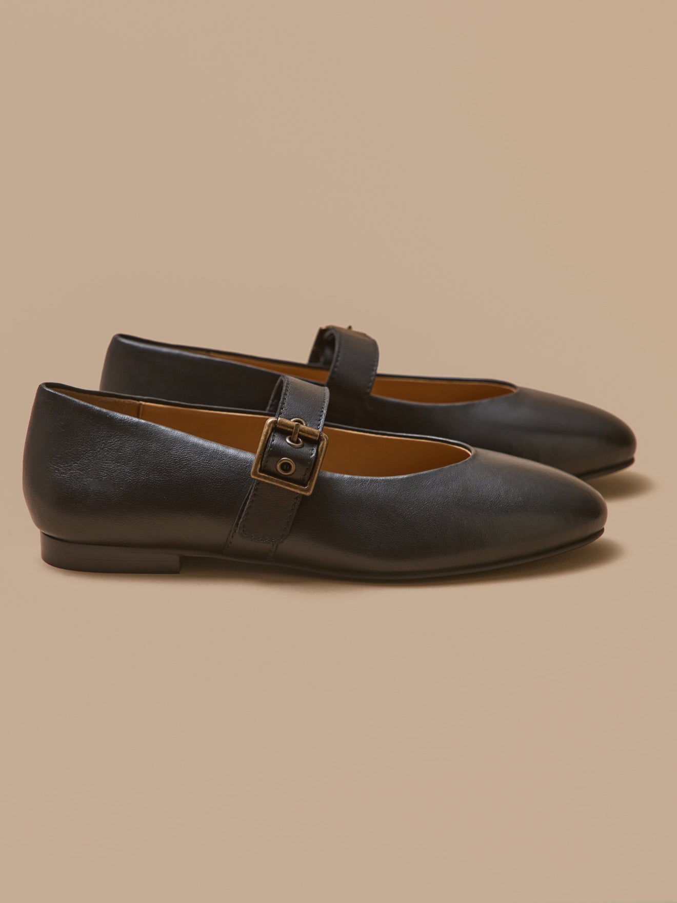 Damen-Ballerinas aus Leder mit Riemchen