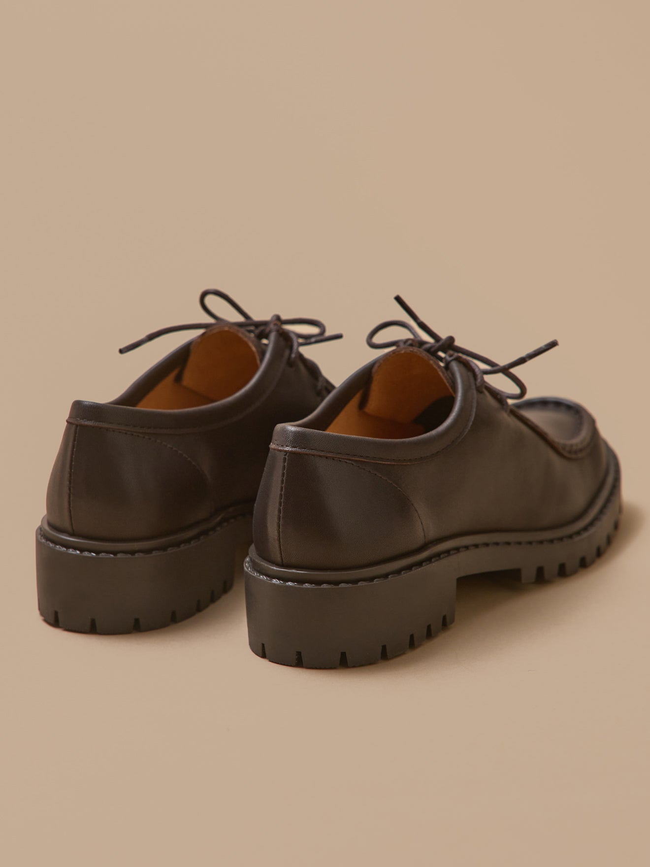 Damen-Schnürschuhe aus Leder mit Profilsohle