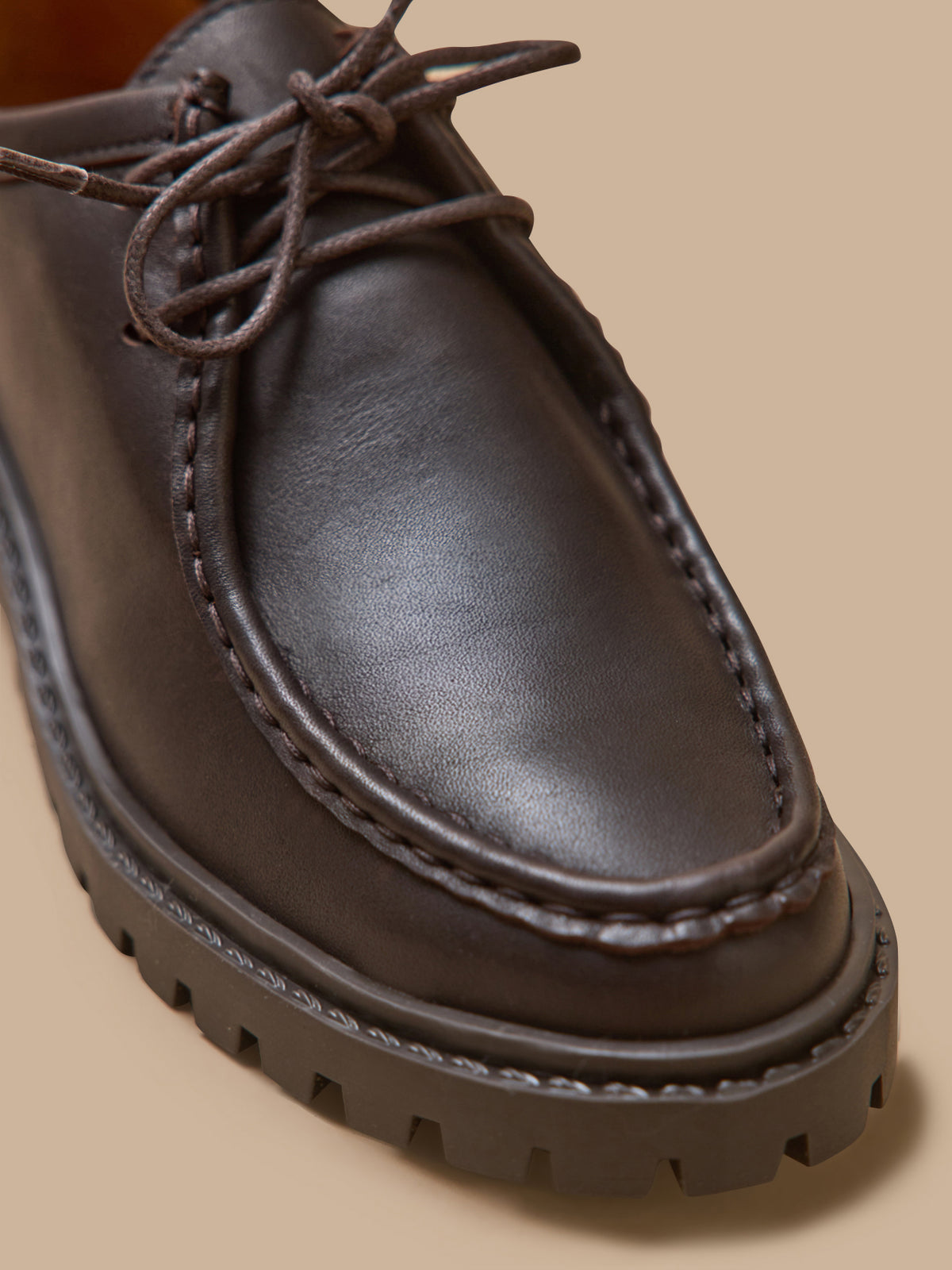 Damen-Schnürschuhe aus Leder mit Profilsohle