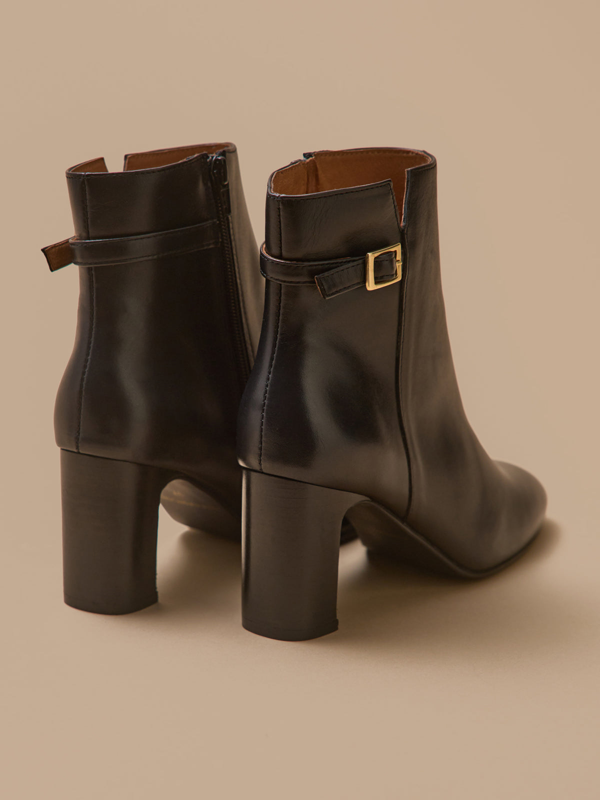Damen-Stiefeletten mit Absatz aus Leder