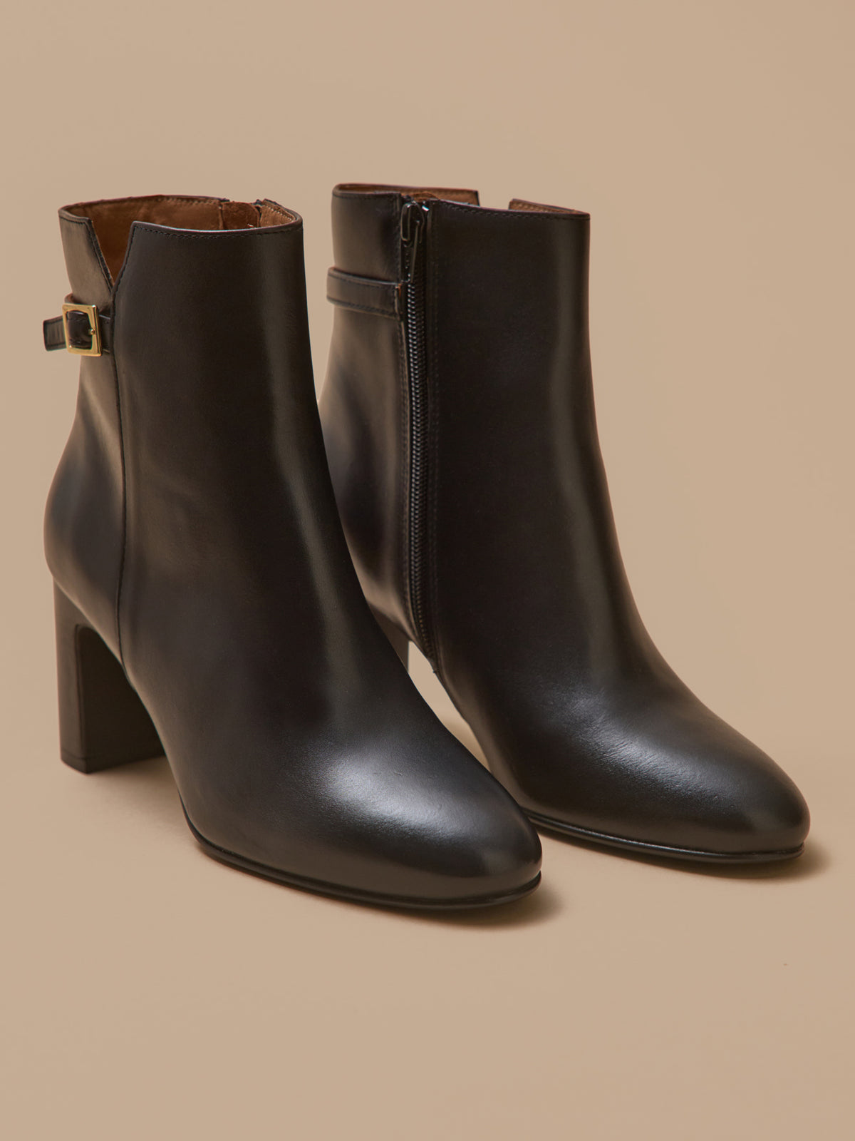 Damen-Stiefeletten mit Absatz aus Leder