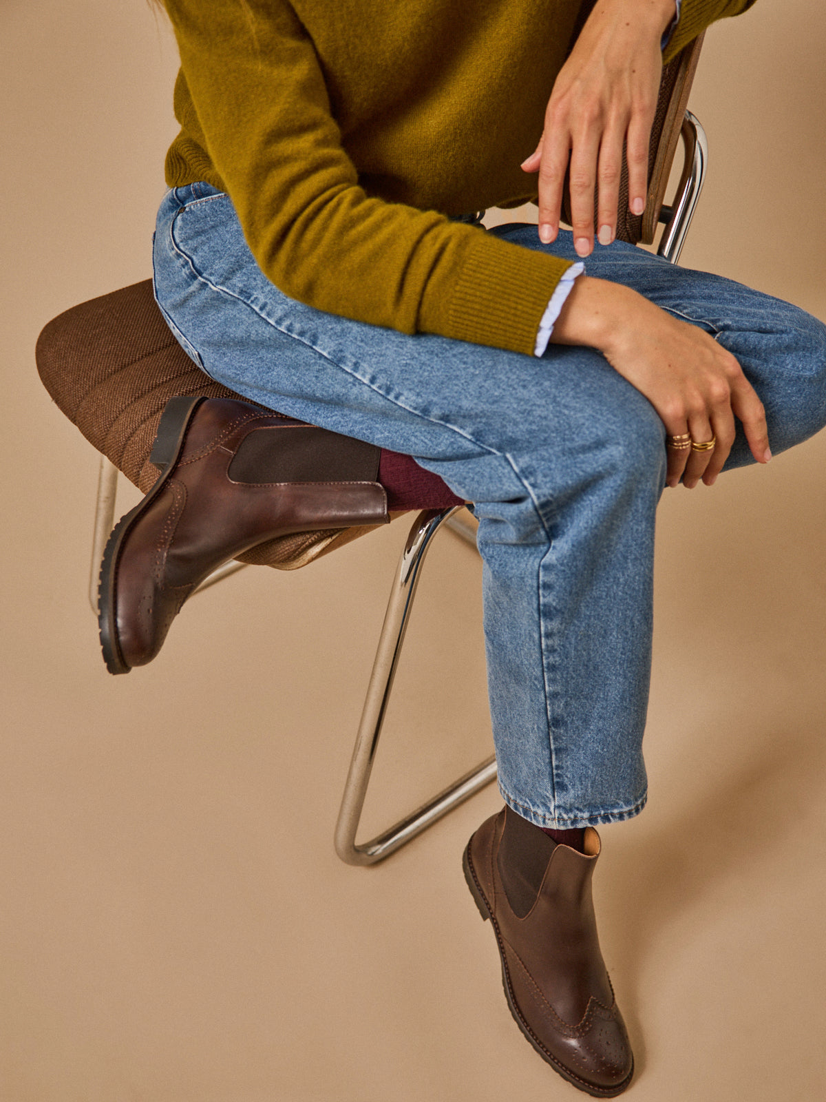 Damen-Chelsea-Boots aus Leder mit Brogue-Verzierung