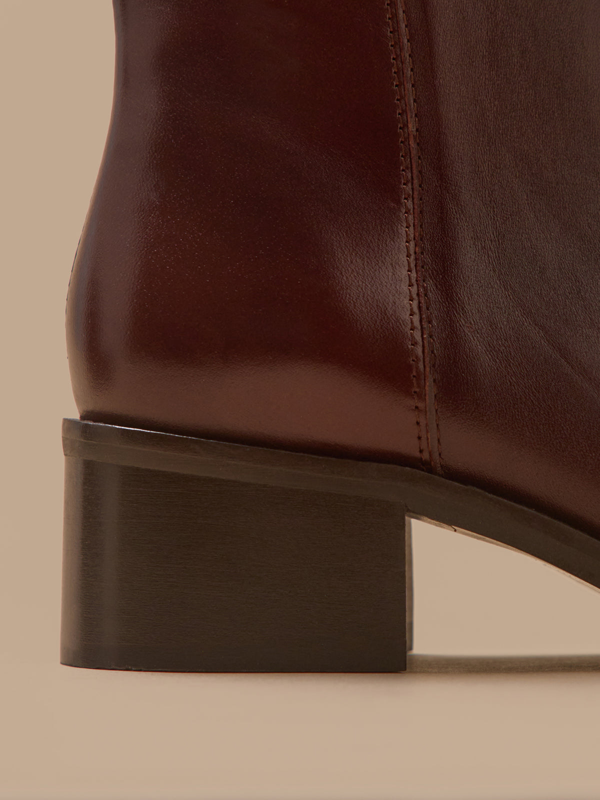 Damen-Stiefeletten mit Absatz aus Leder