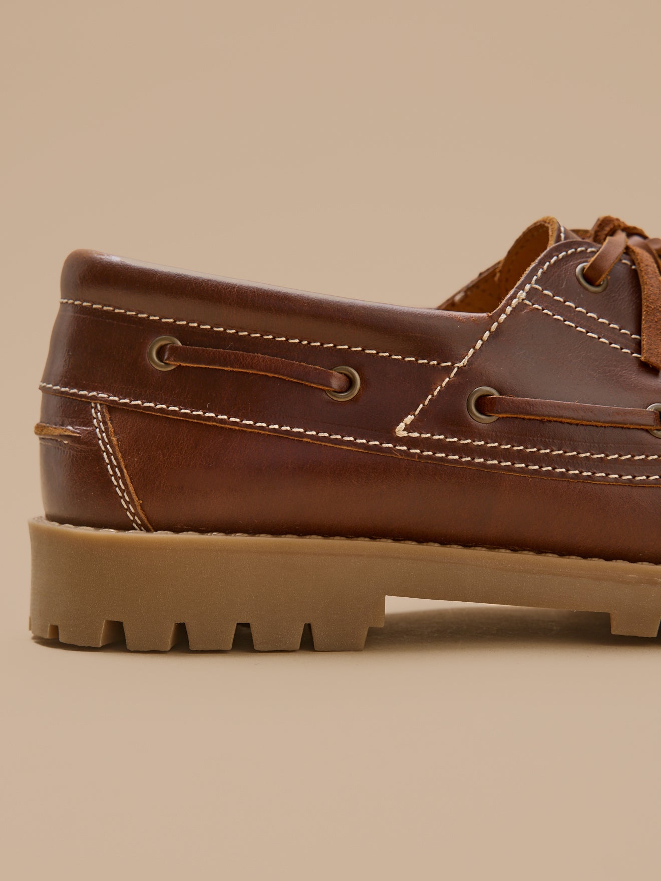 Herrenschuhe aus Leder im Bootsschuh-Stil