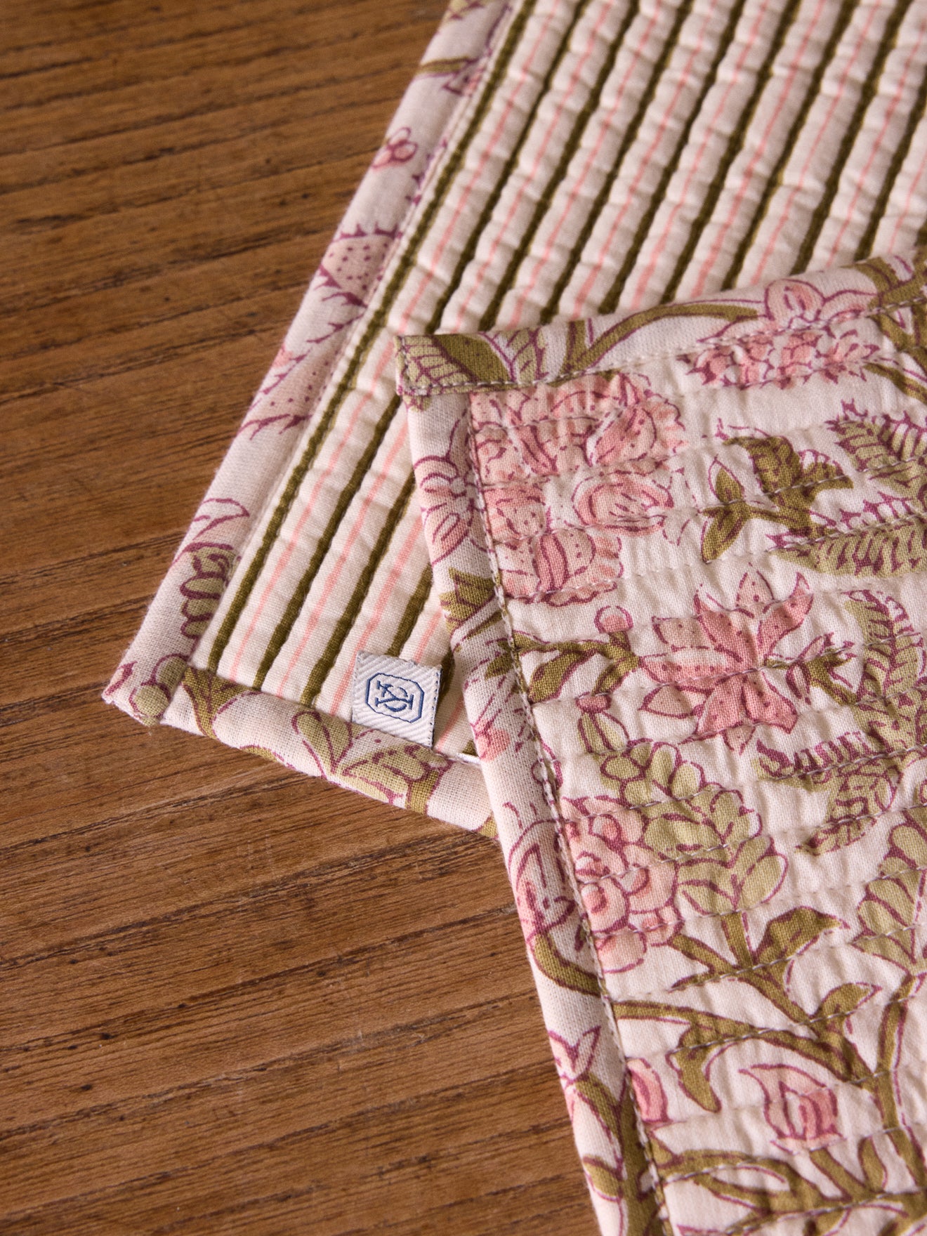 Tischsets mit Rosa-Print im 2er-Set