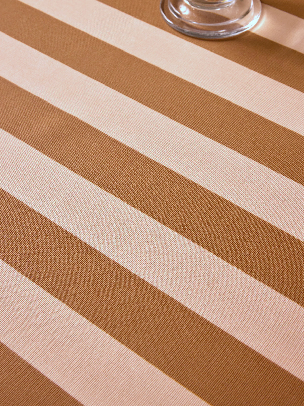 Gestreifte Tischdecke aus beschichteter Baumwolle