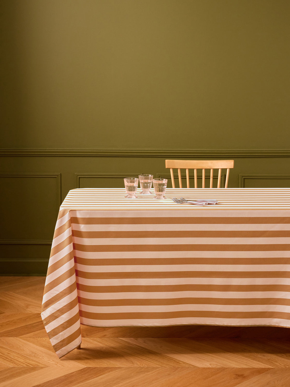 Gestreifte Tischdecke aus beschichteter Baumwolle