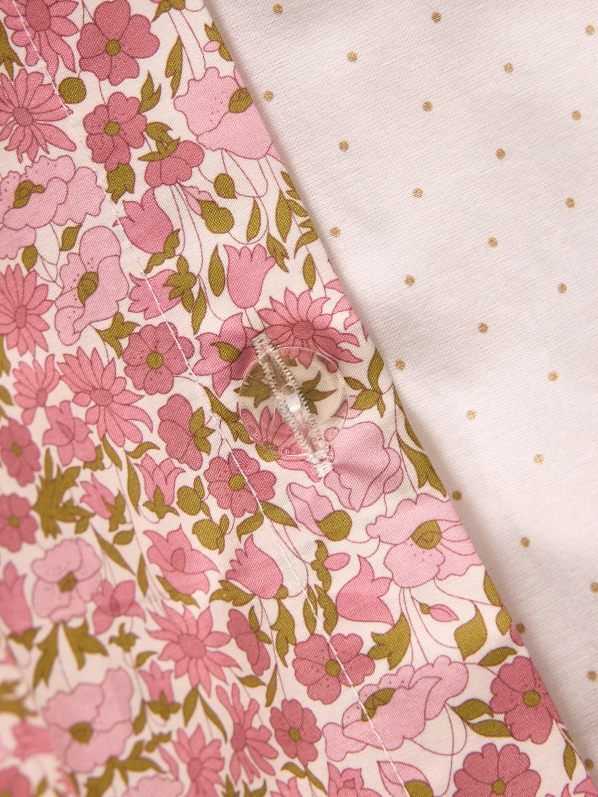Bettbezug aus Liberty-Stoff Poppy and Daisy