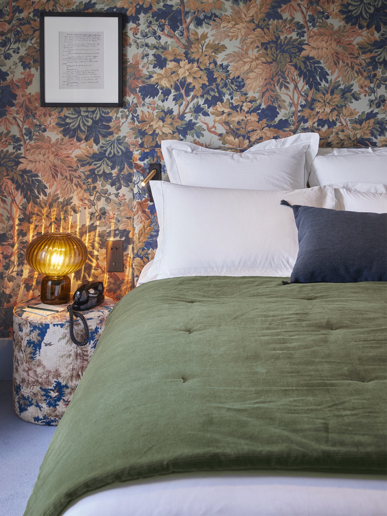 Boutis en velours côtelé: Steppdecke aus Cordstoff