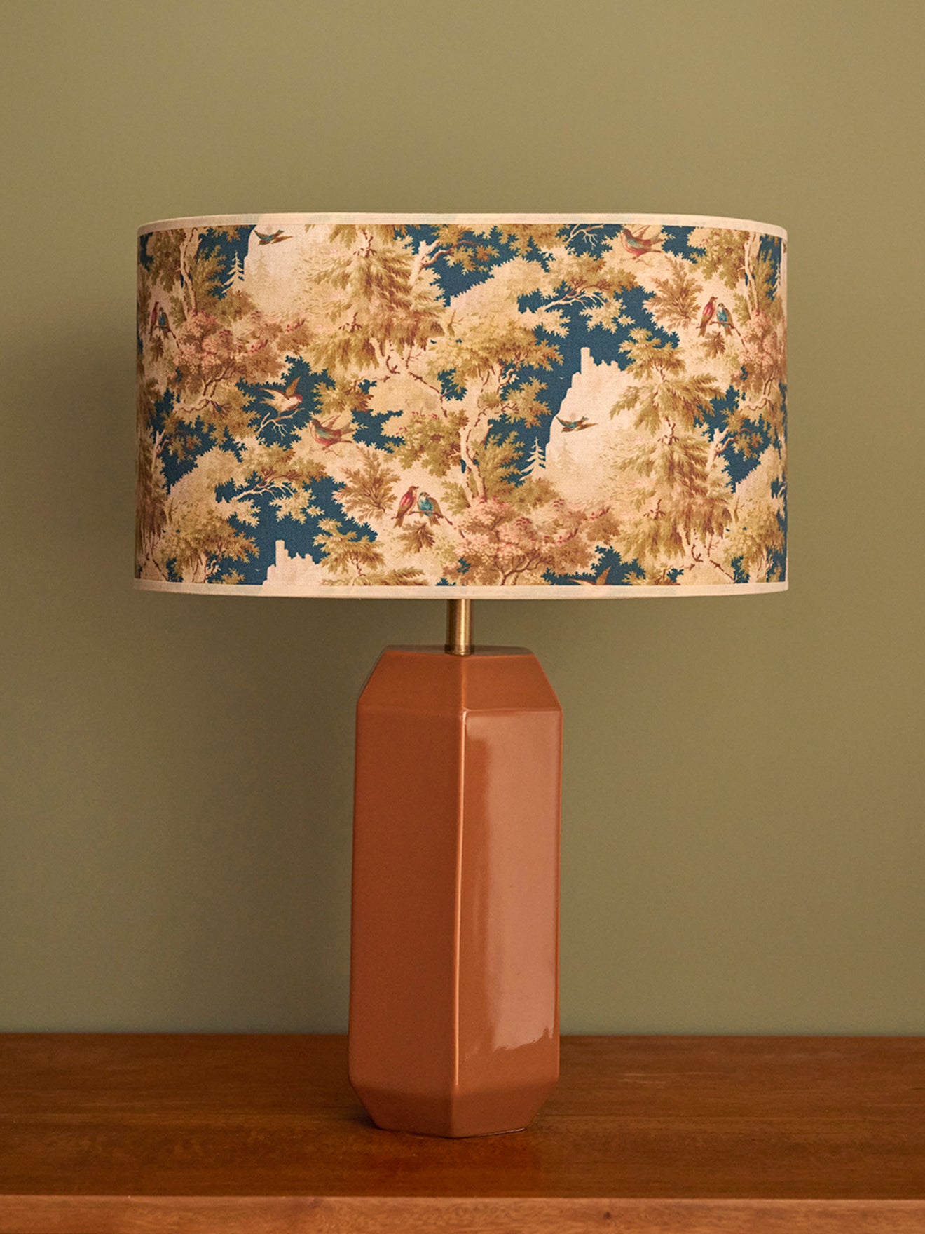 Ovaler Lampenschirm mit Blumenmuster – großes Modell
