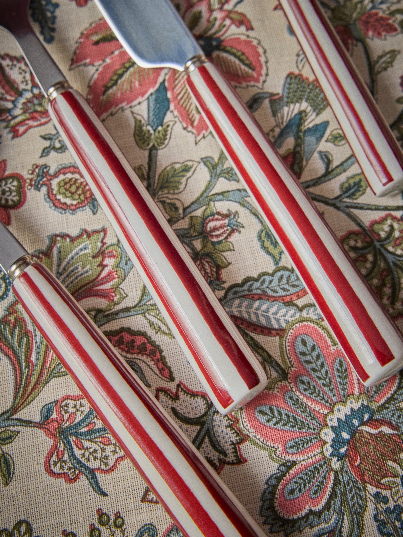 Besteck mit Keramikgriff – 24-teilig