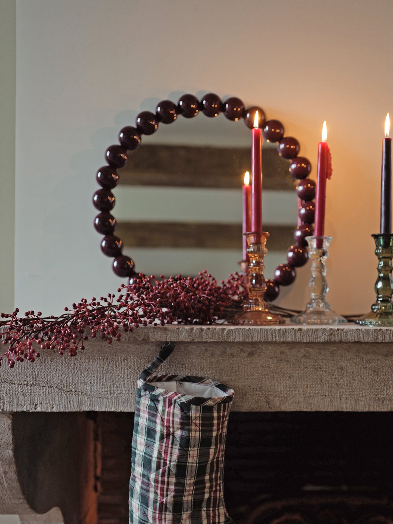 Runder Spiegel mit Rahmen aus Holzkugeln