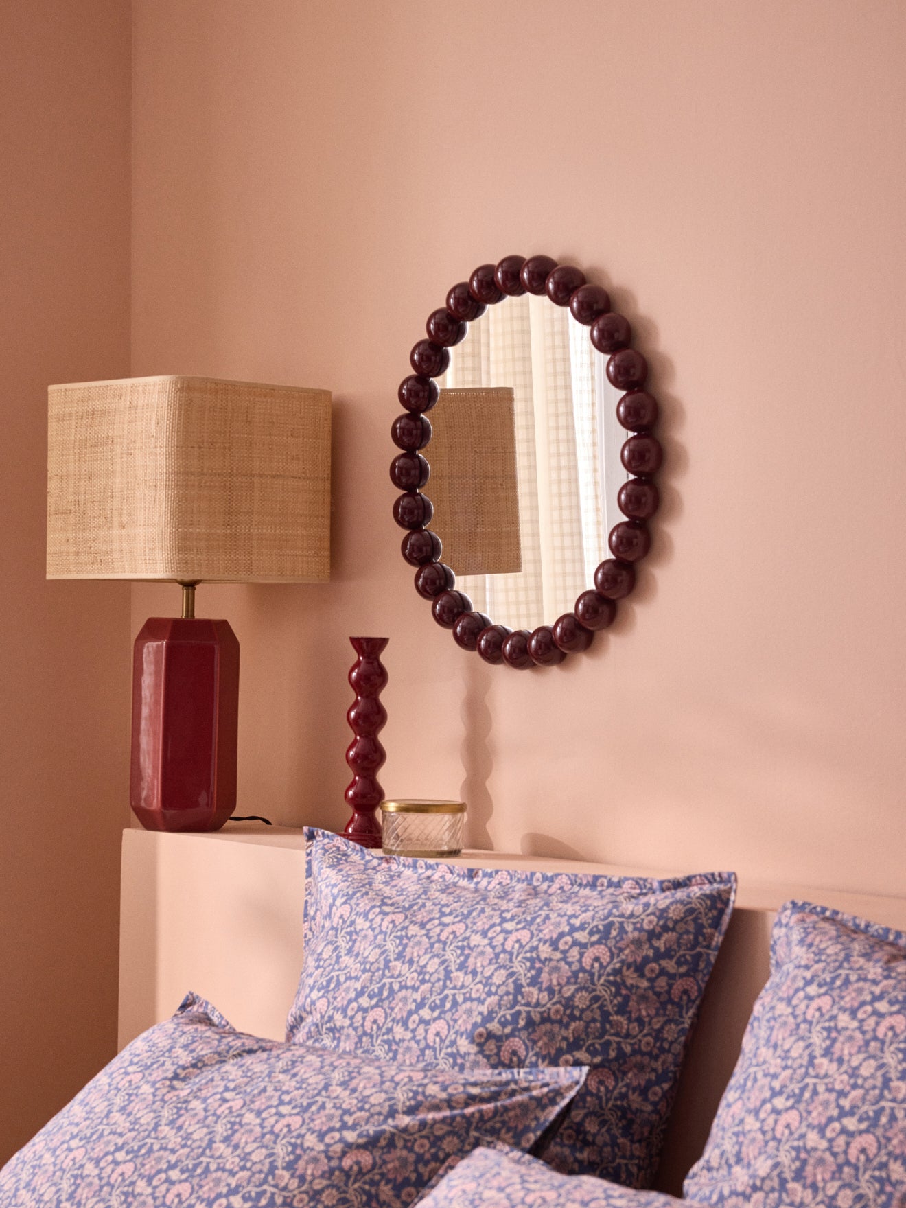 Runder Spiegel mit Rahmen aus Holzkugeln