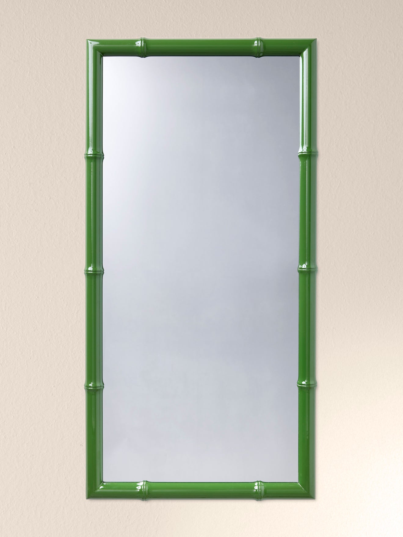 Spiegel aus Holz im Stil von Bambusstäben