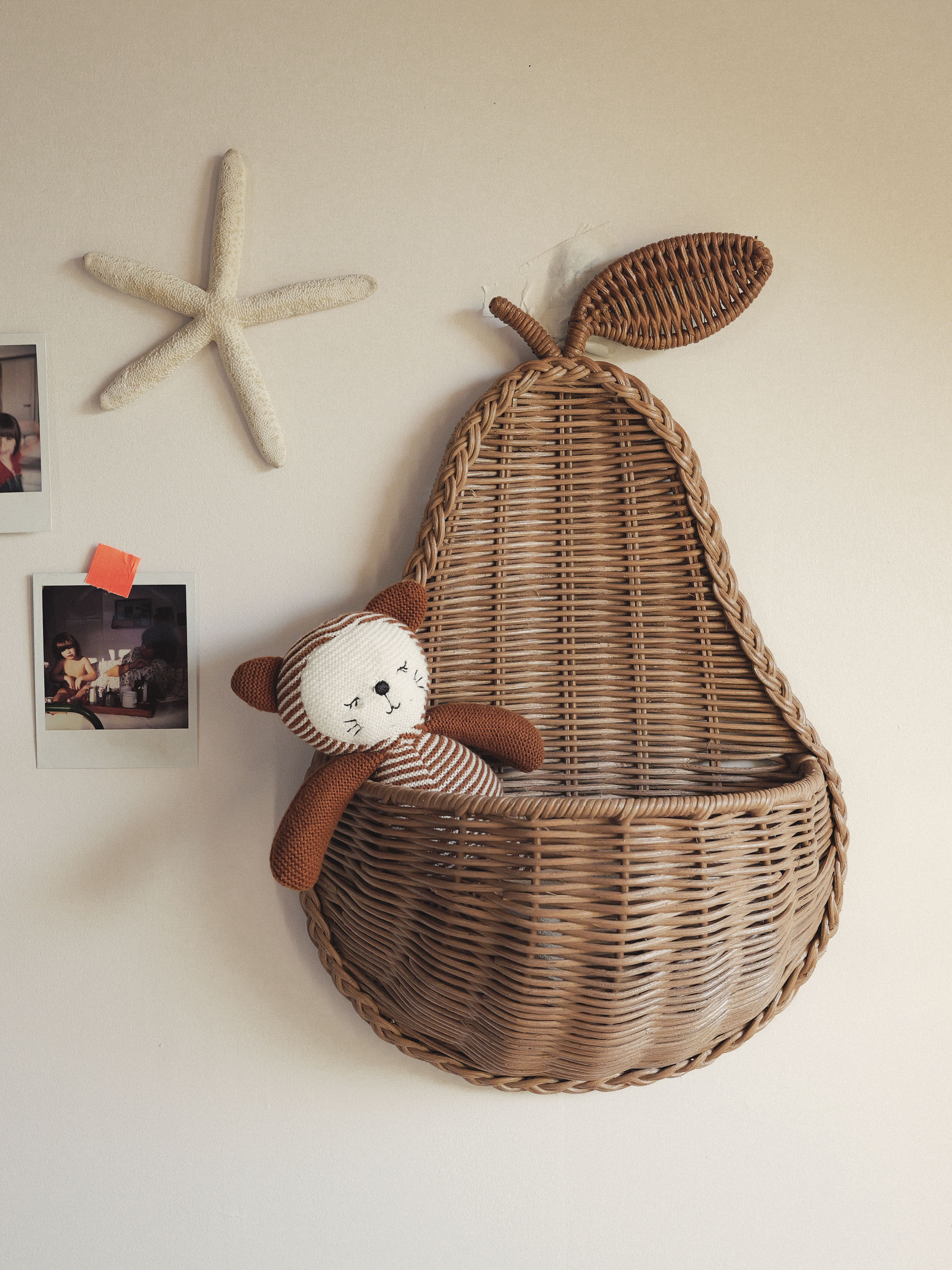 Birnenformiger Korb aus Rattan