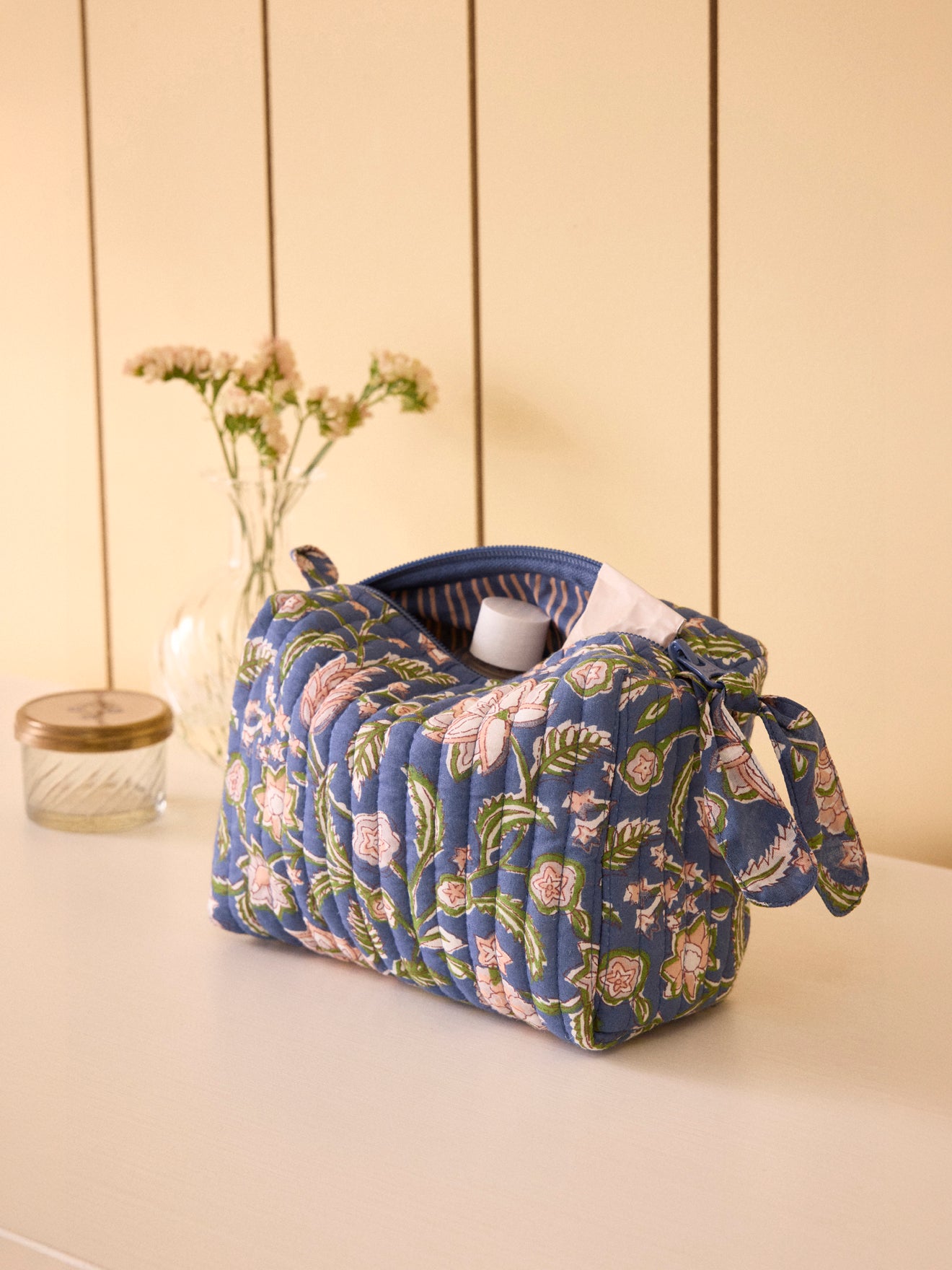 Kulturbeutel mit Bella-Print