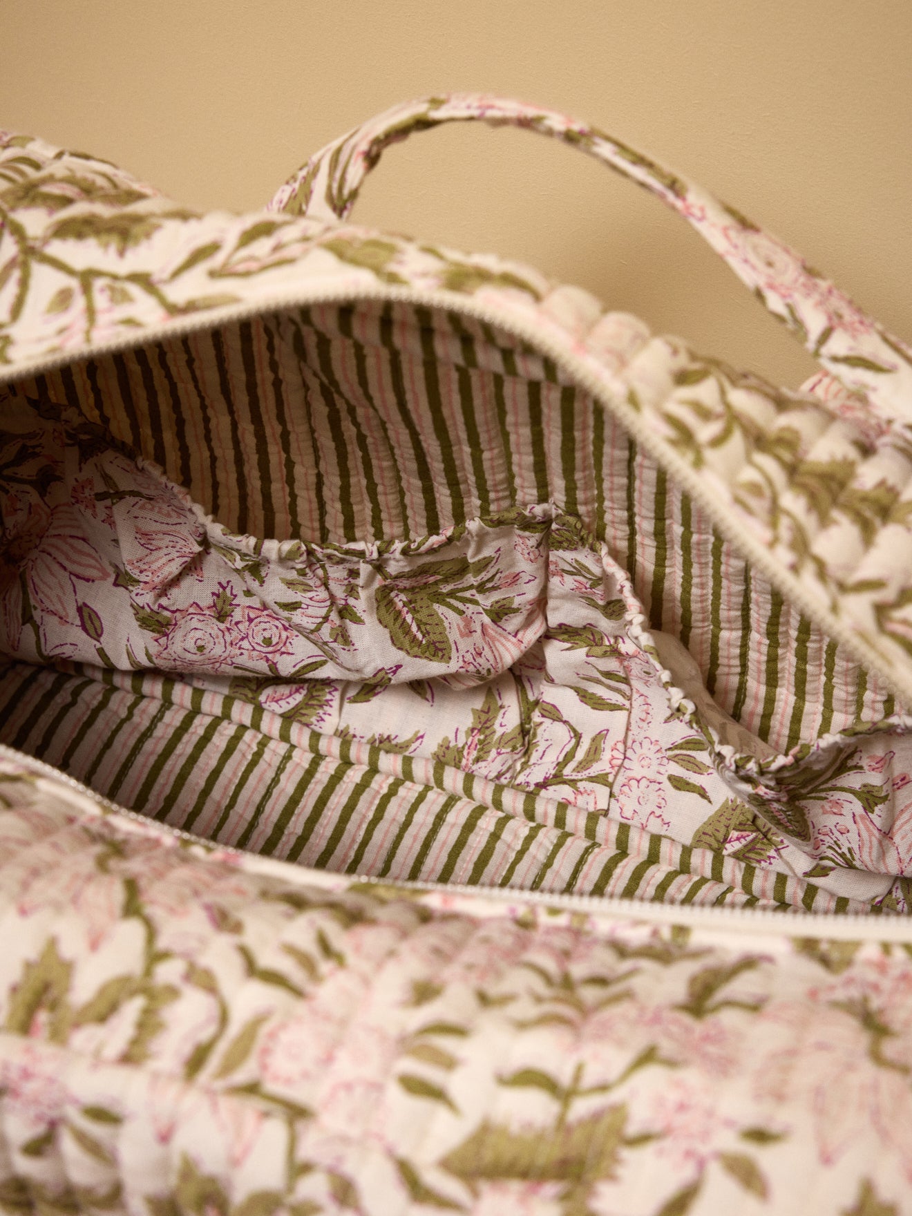 Wochenendtasche mit Blumenmuster