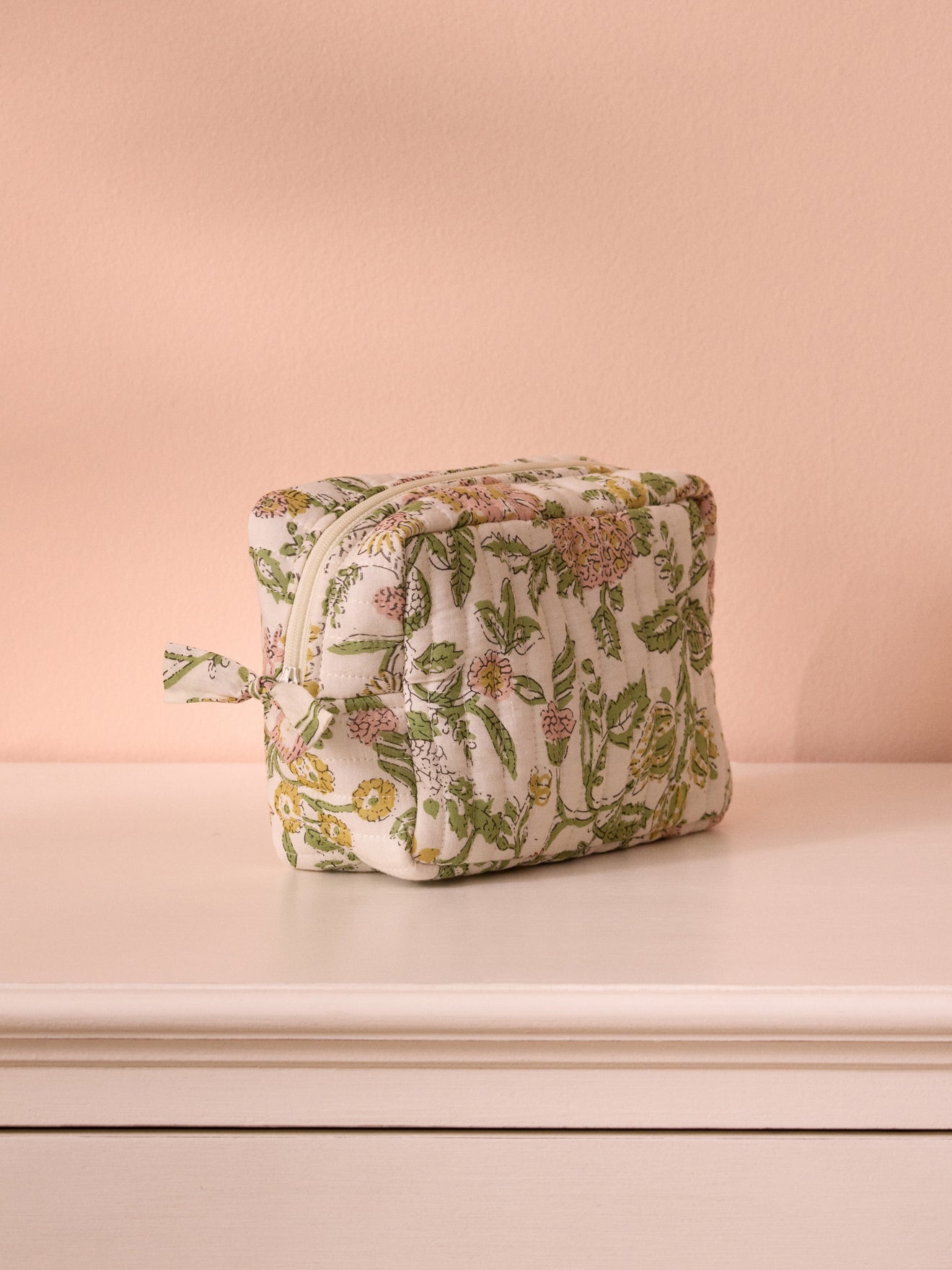 Geblümter Kulturbeutel