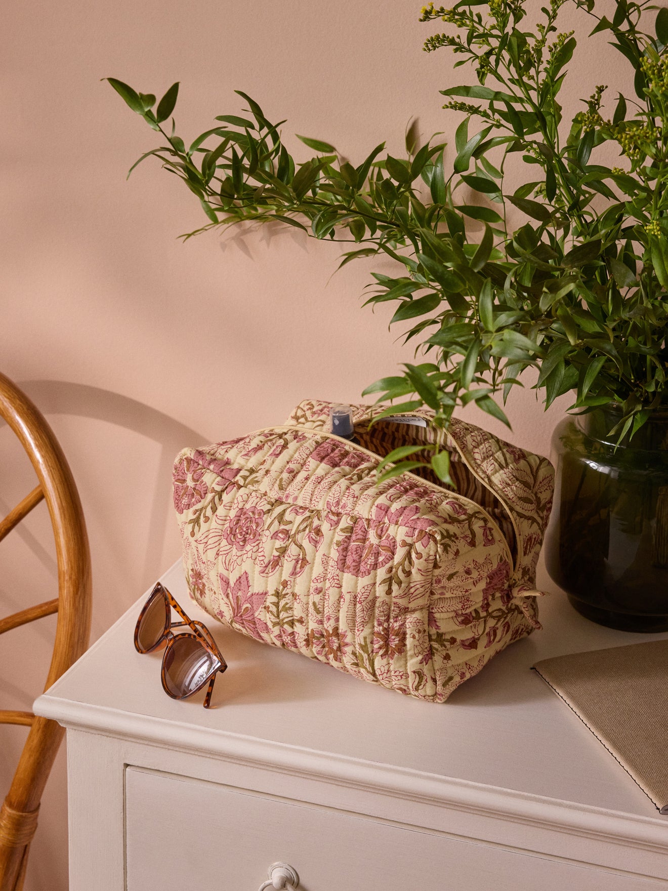 Geblümter Kulturbeutel