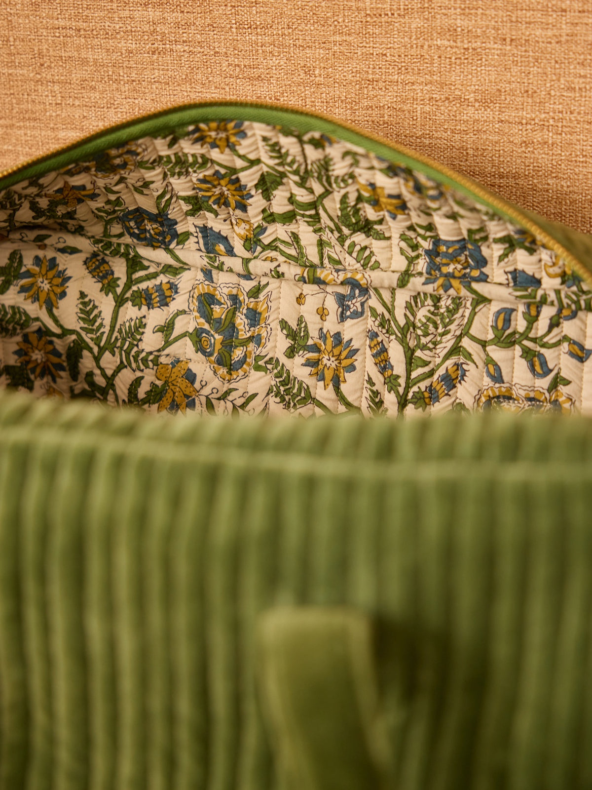 Wochenendtasche aus Velours