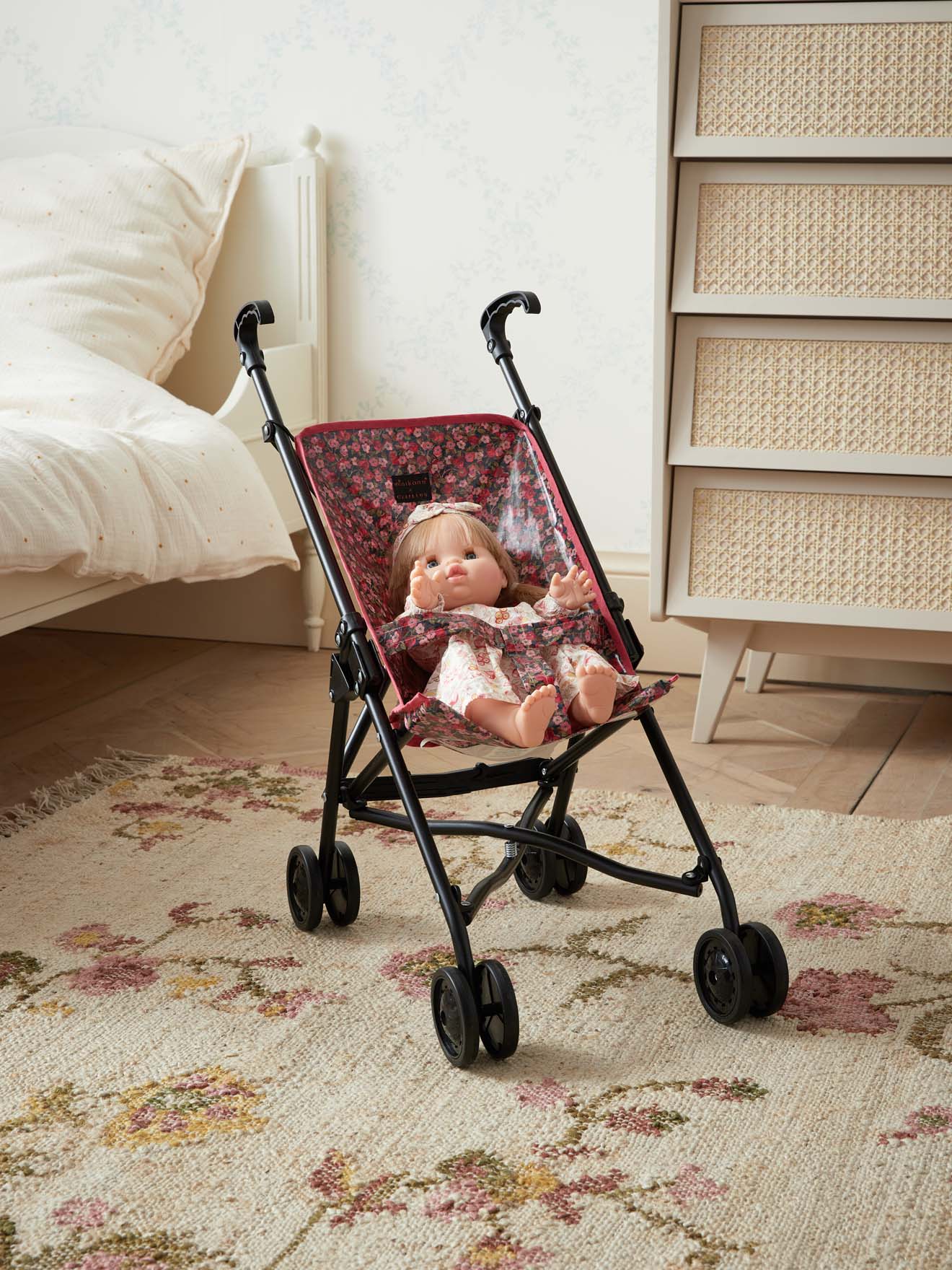 Mae-Kinderwagen aus Liberty-Stoff - Cyrillus X Minikane-Kollektion