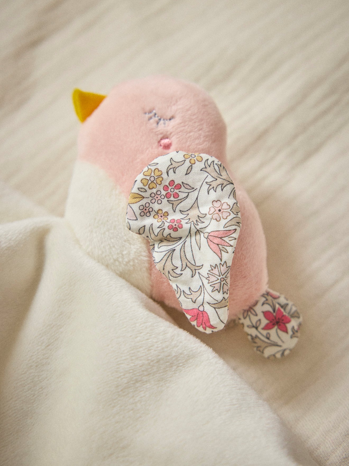 Schmusetuch mit Vogel aus Liberty®-Stoff