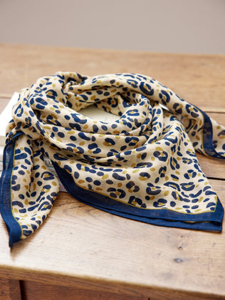 Damen-Halstuch mit Leo-Print