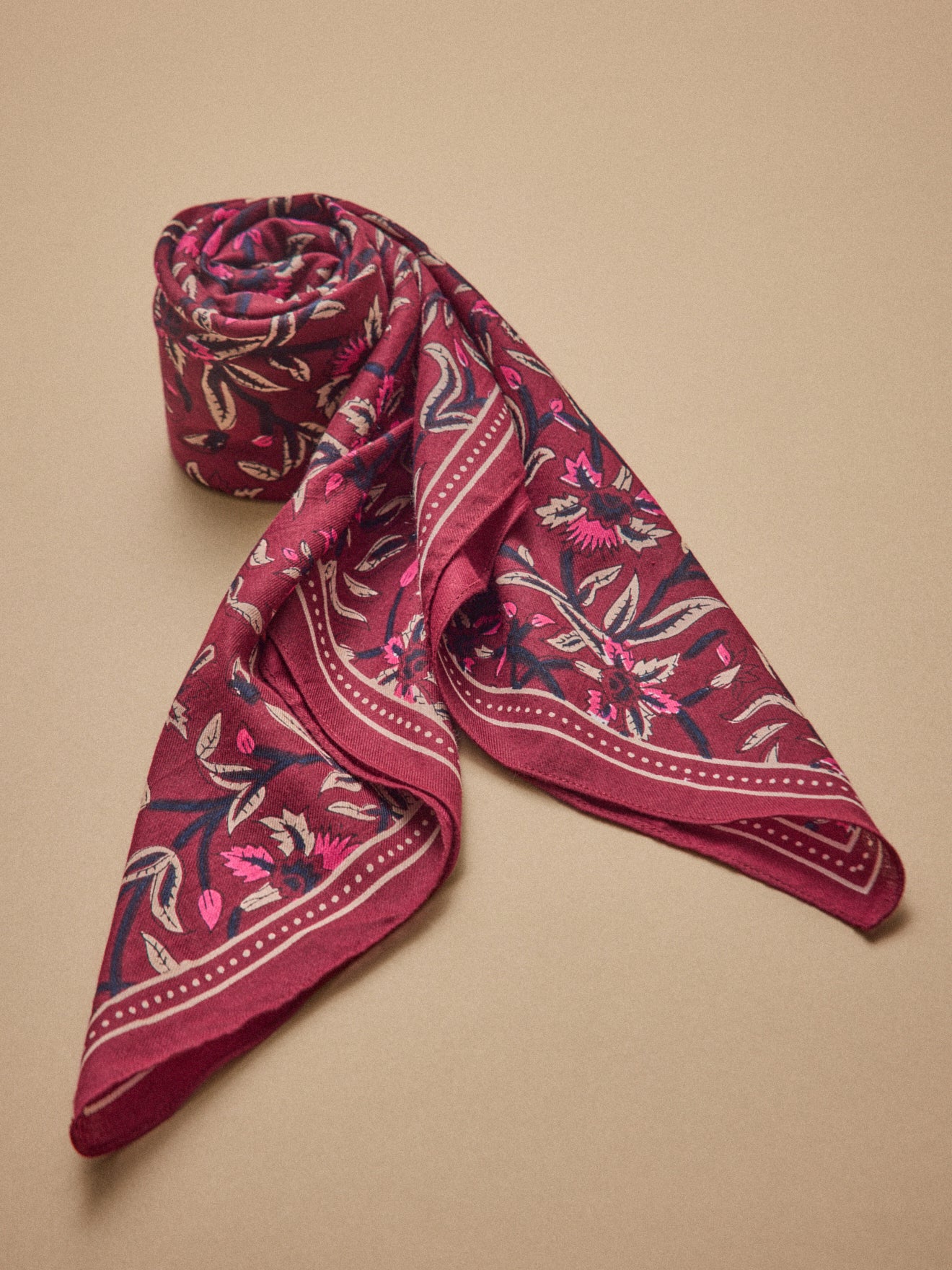 Damen-Schal mit « Floral »-Print