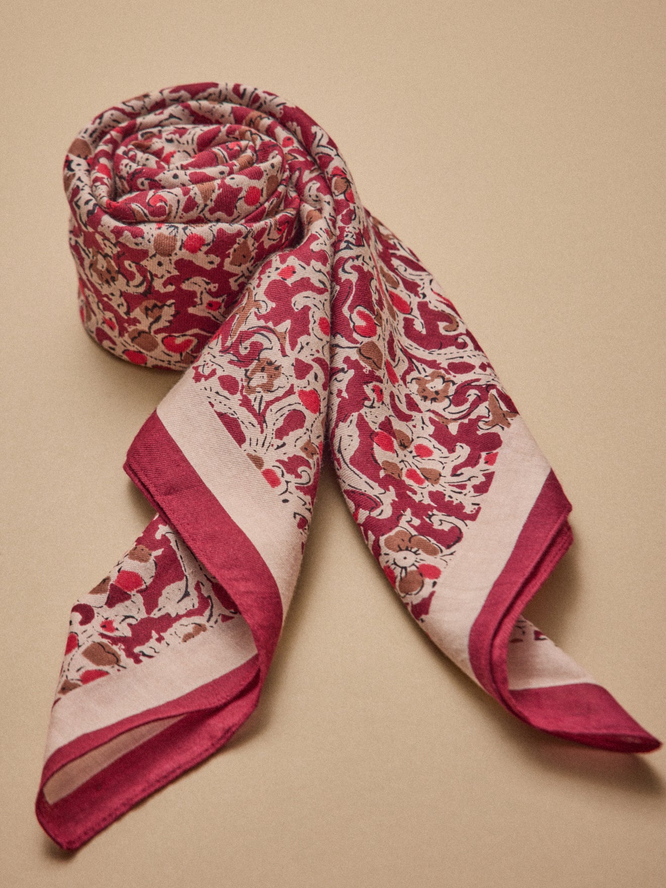 Damen-Tuch mit abstraktem Print