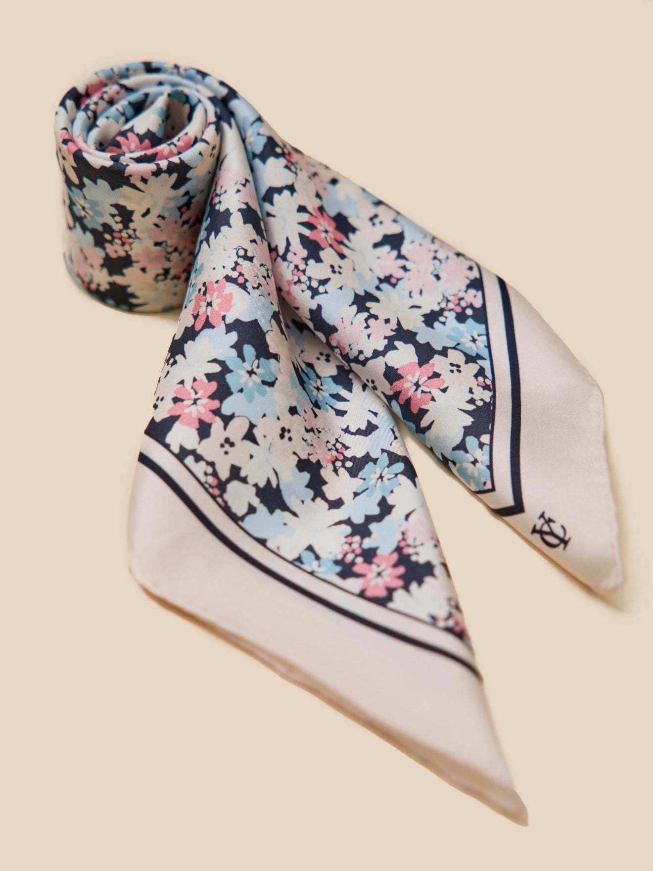 Damenschal aus Seide mit Druckmuster « Fleurs Pop »