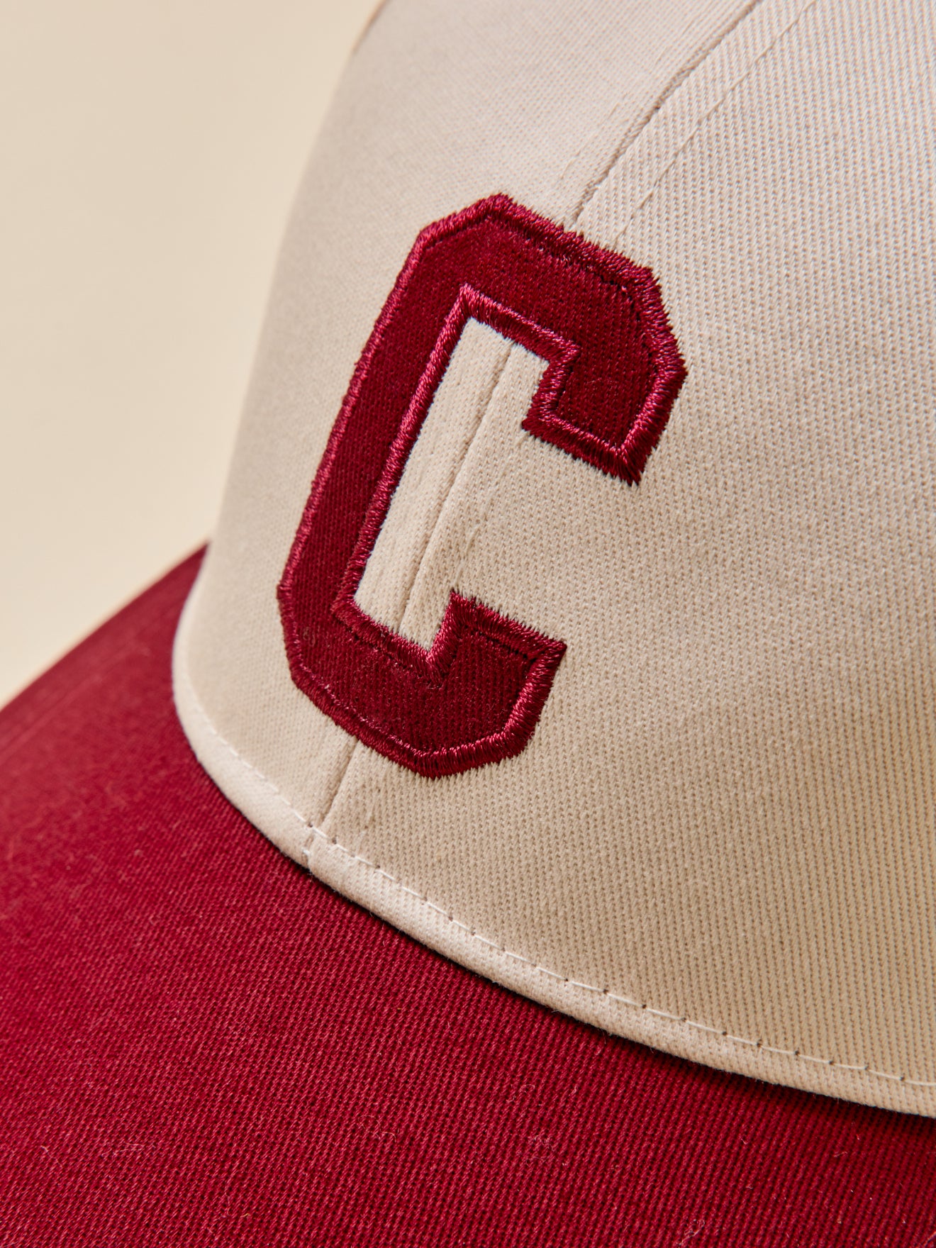 Zweifarbige Schirmmütze für Erwachsene und Kinder