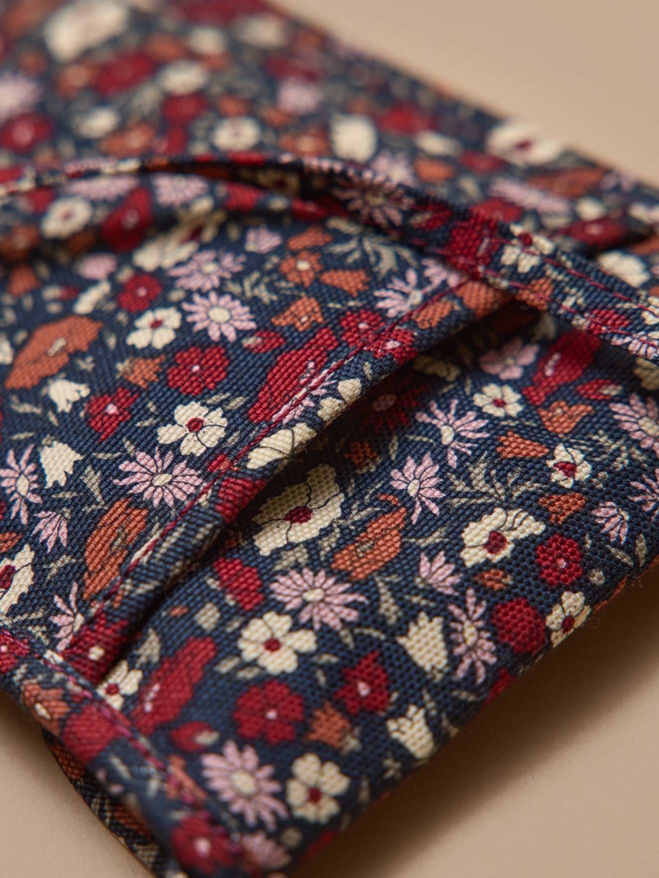 Smartphone-Tasche « Petal&Daisy » – Made with Liberty Fabrics®