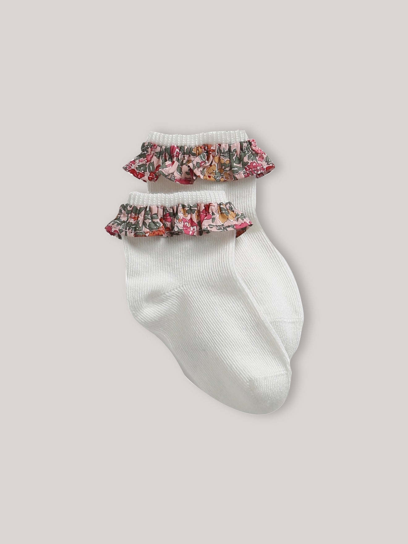 Babysocken mit Volant aus Liberty®-Stoff