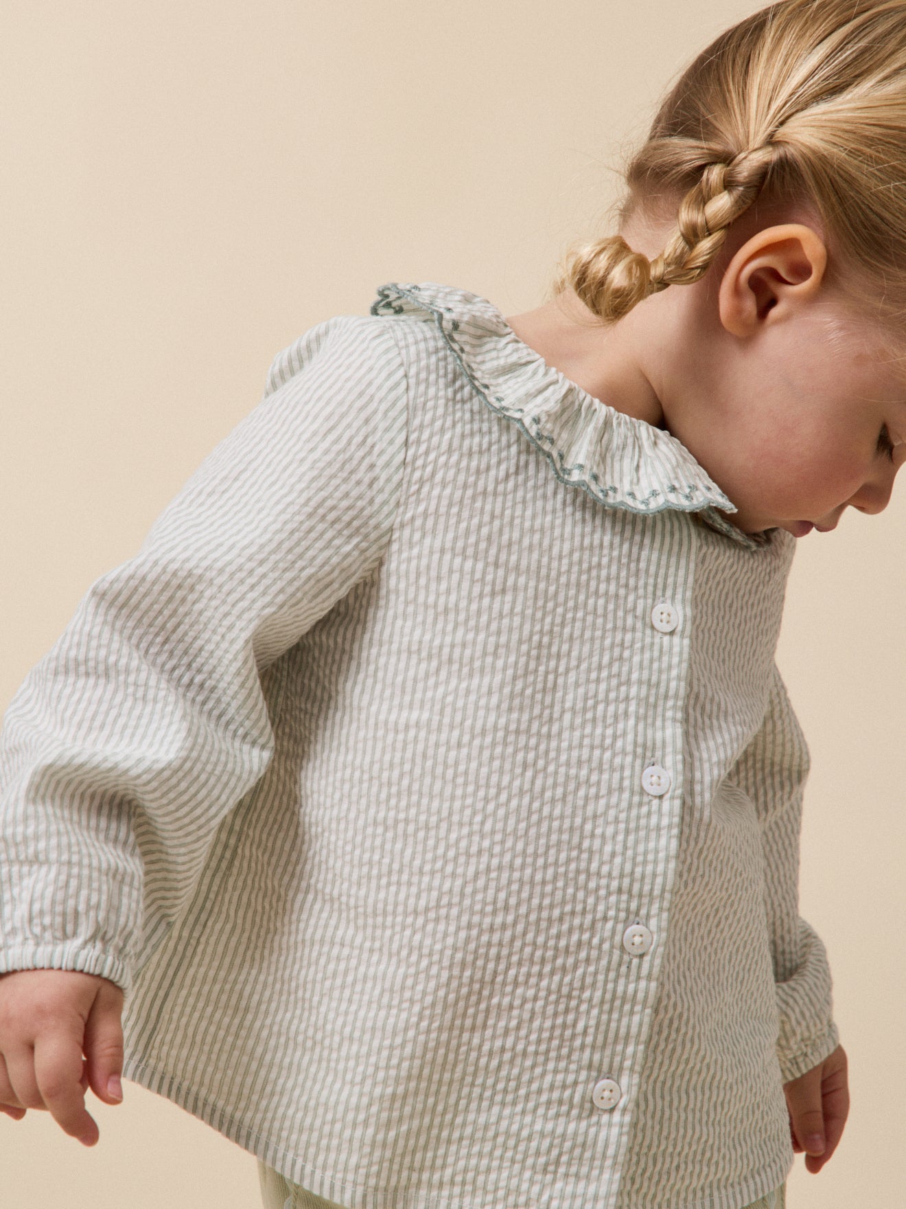 Bluse mit besticktem Kragen, Baby