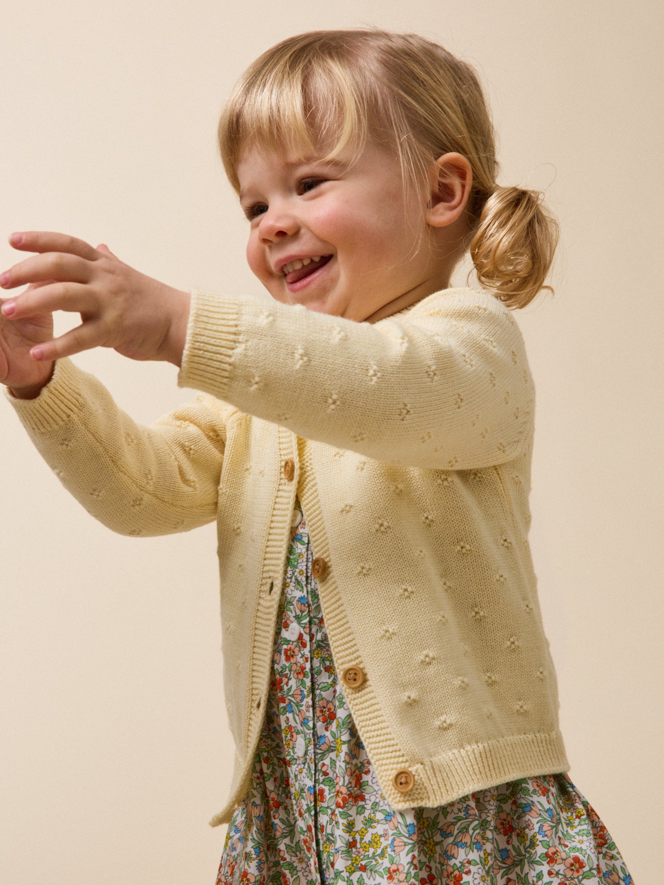 Baby-Cardigan mit Lochmuster – Bio-Baumwolle