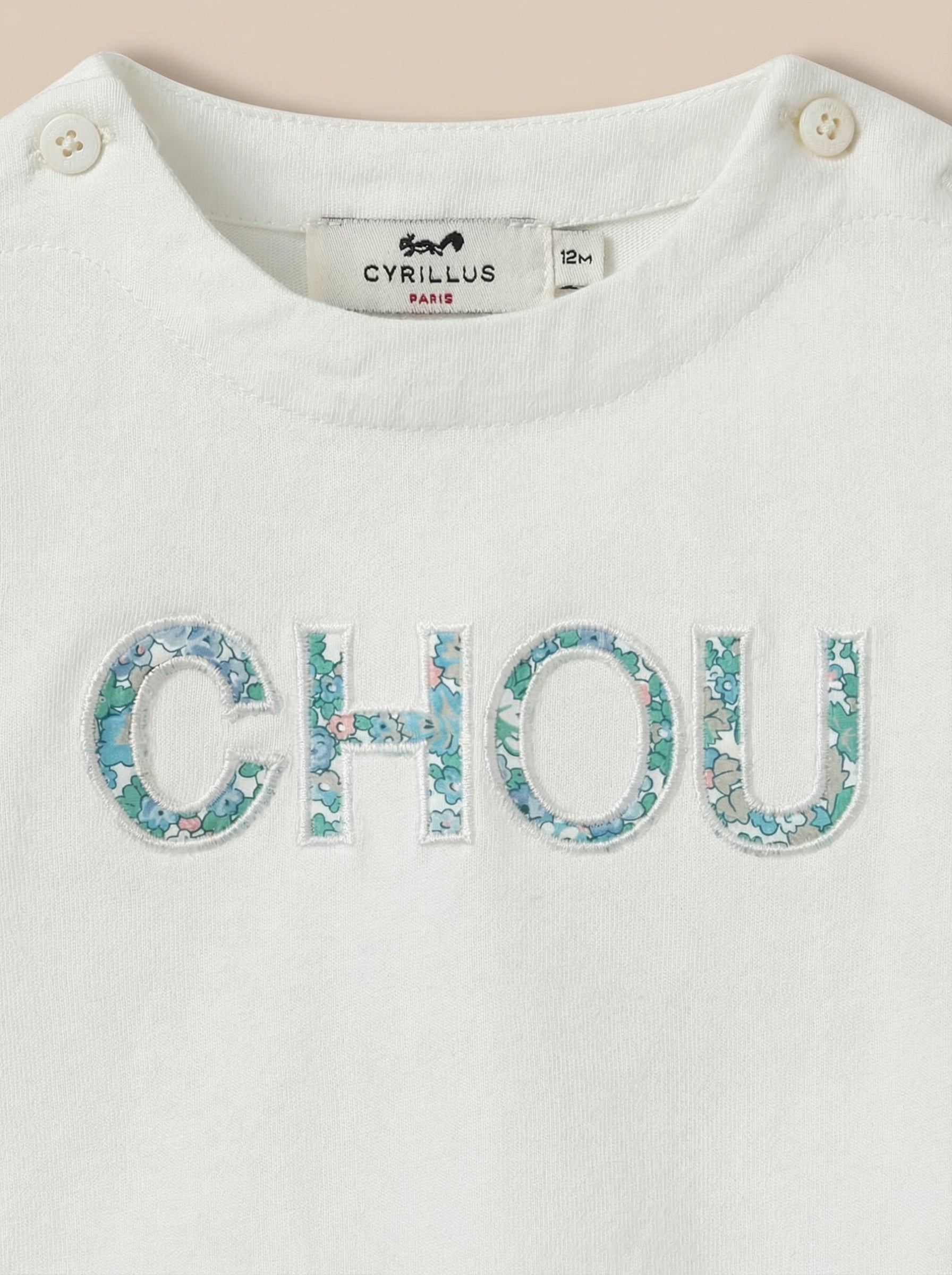 Baby T-Shirt Buchstaben aus Liberty Stoff - Bio-Baumwolle