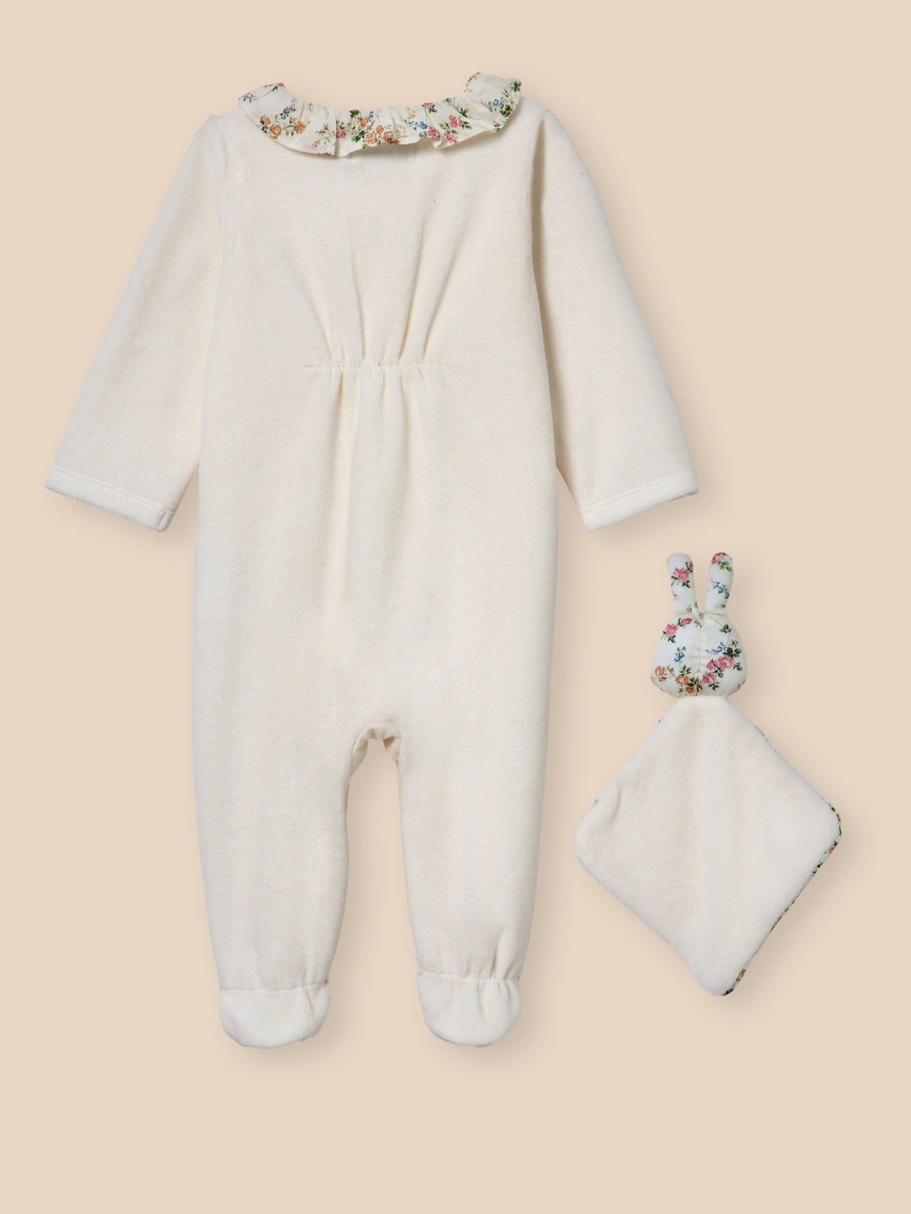 Schlafanzug aus Velours und Liberty-Stoff + Kuscheltier, Baby