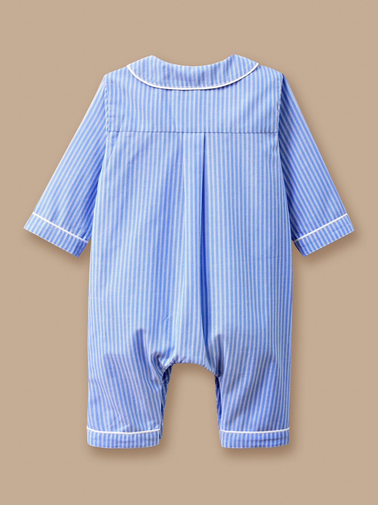 Gestreifter Baby-Schlafanzug