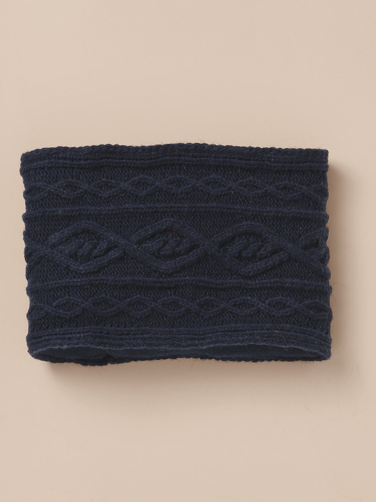 Baby-Rundschal mit Zopfmuster und Fleece-Futter