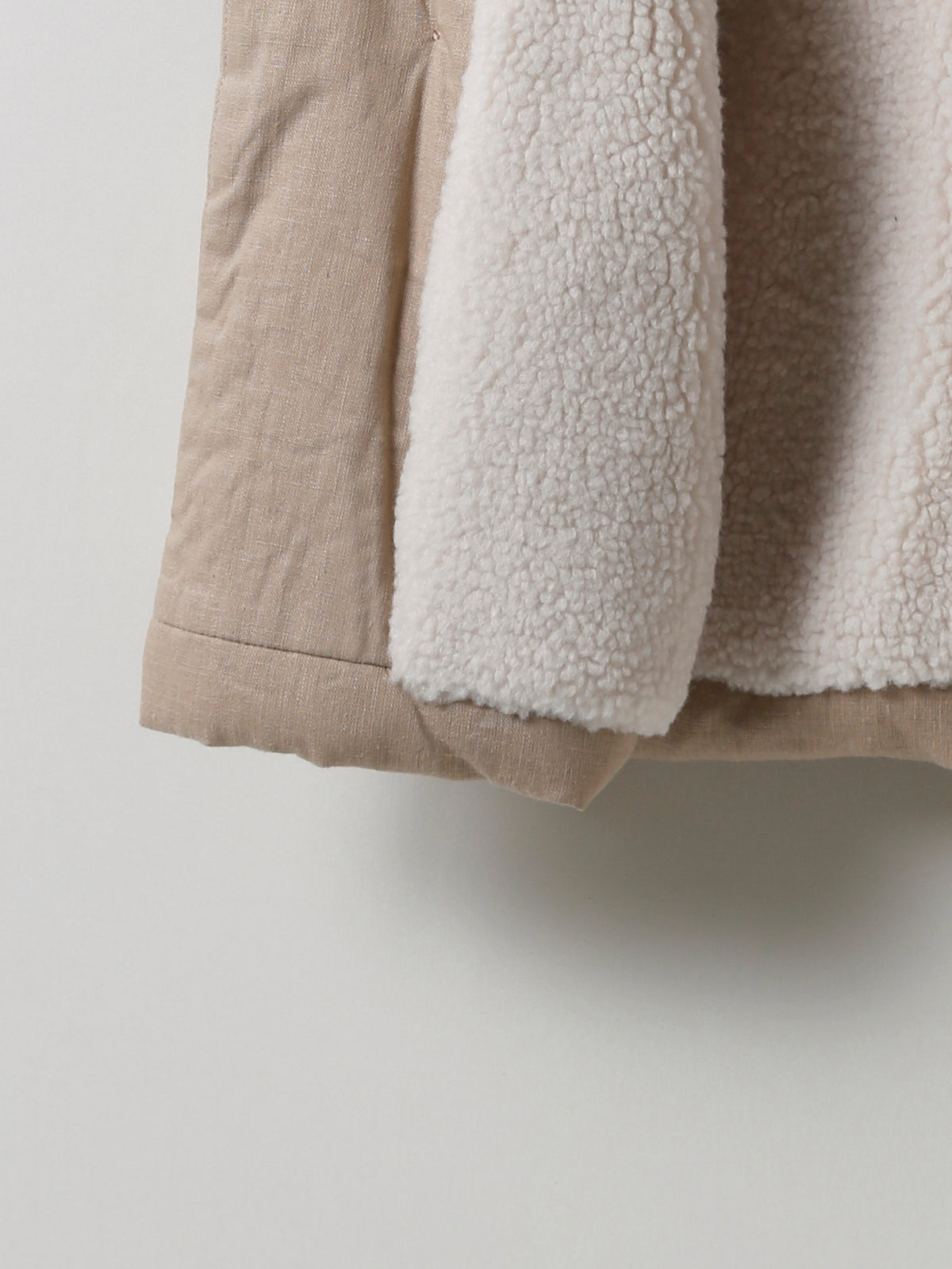 Babymantel aus Leinen und Baumwolle