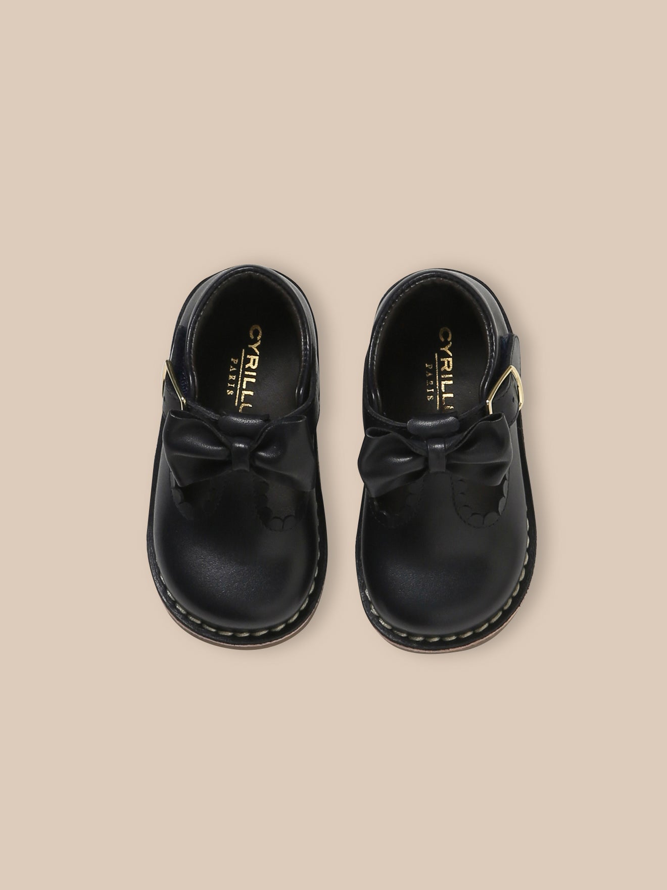 Salomes mit Schleife, Baby