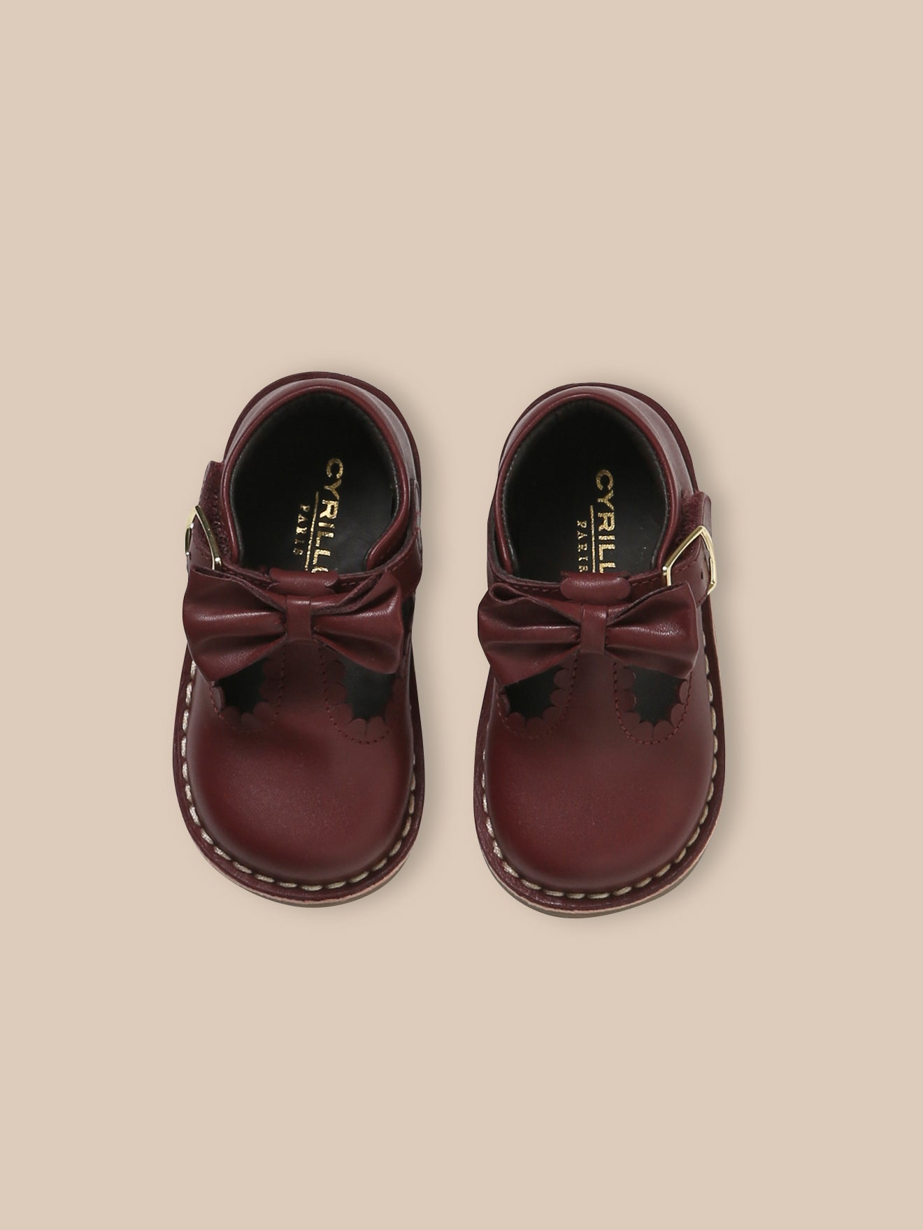 Salomes mit Schleife, Baby