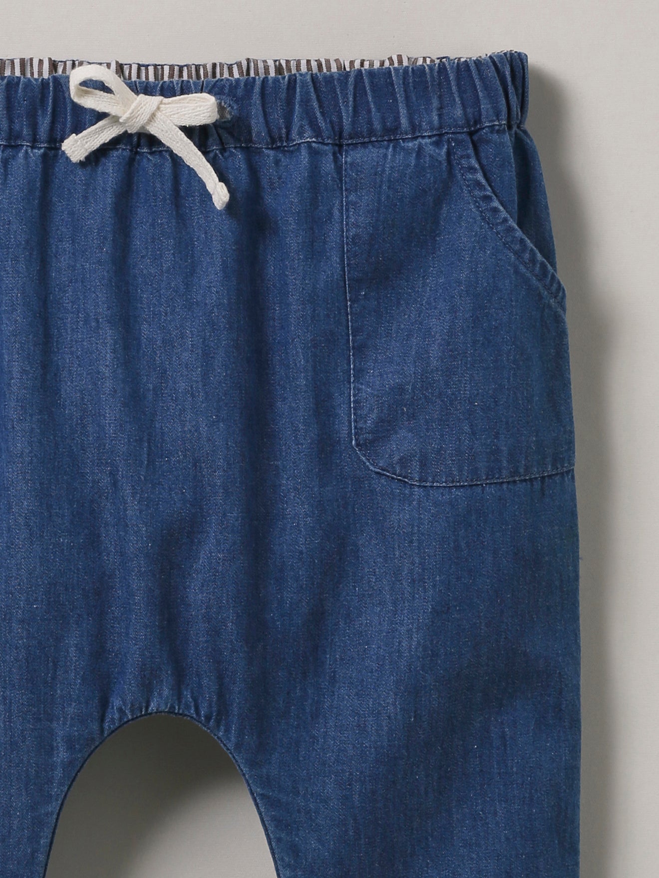 Baby-Pluderhose aus leichtem Jeansstoff