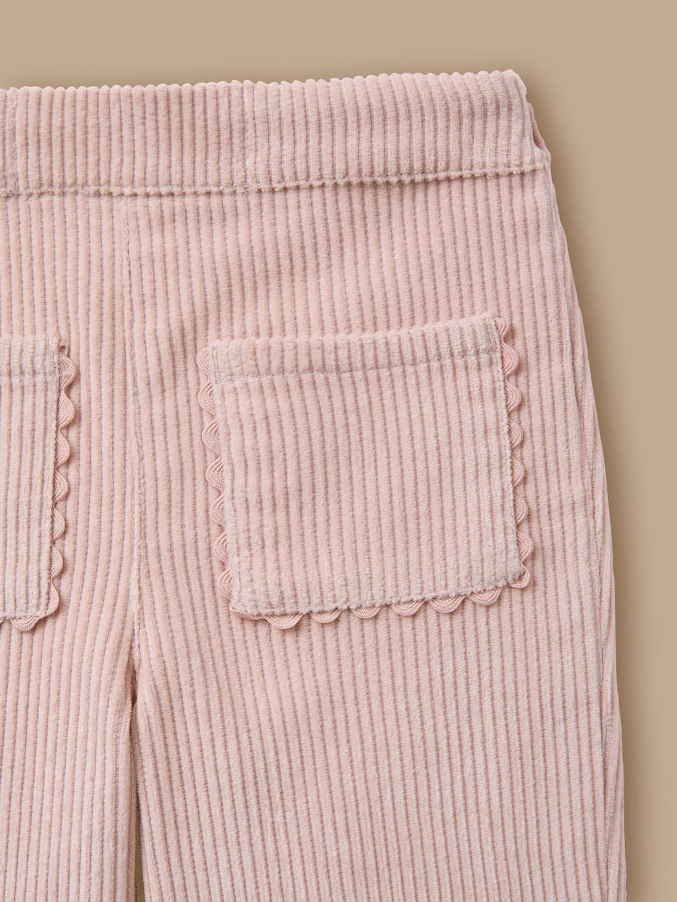 Festonierte Samthose für Babys