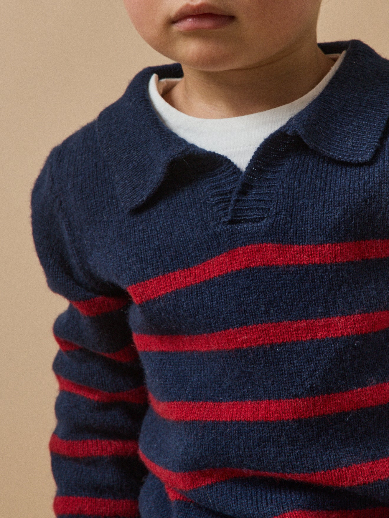 Baby-Pullover mit Polokragen aus Wolle