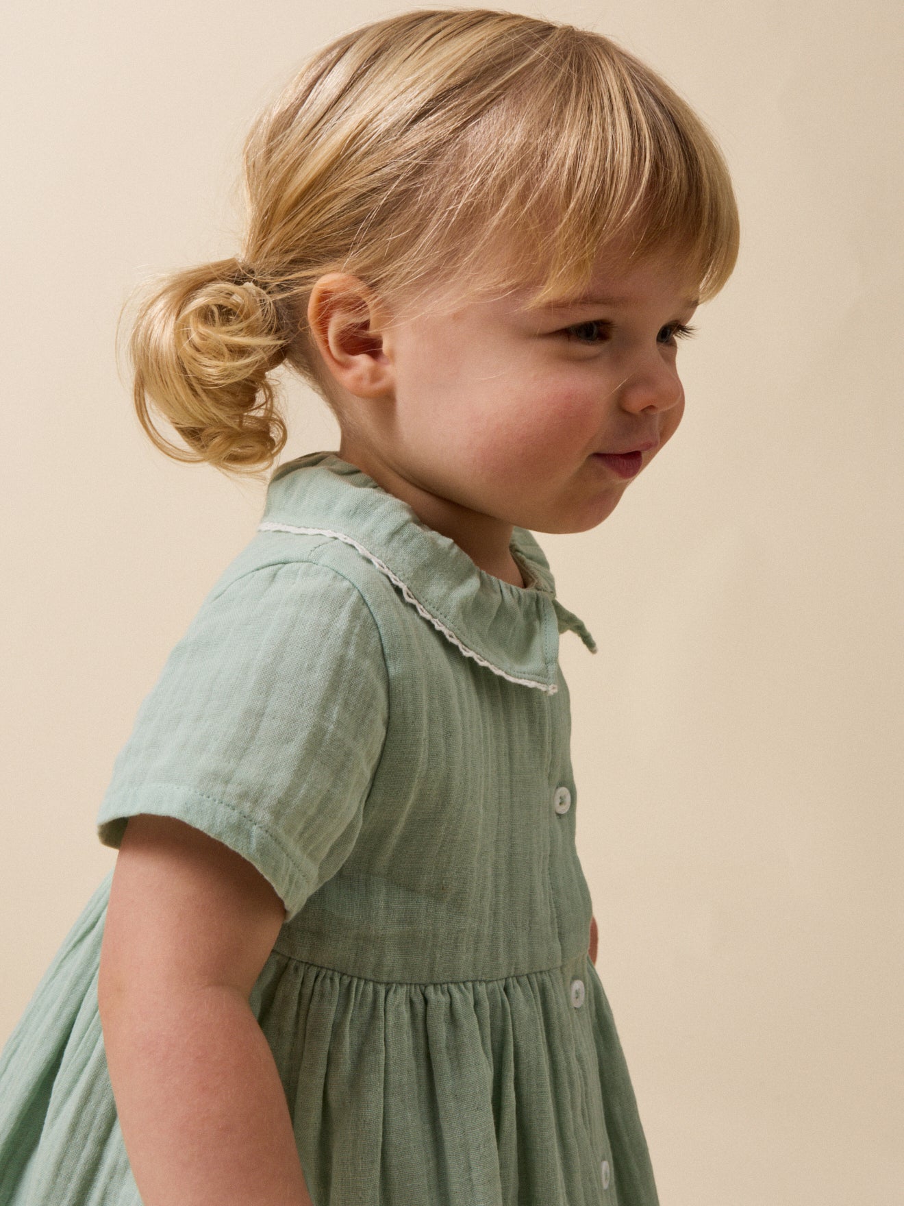 Kleid aus Baumwollgaze, Baby
