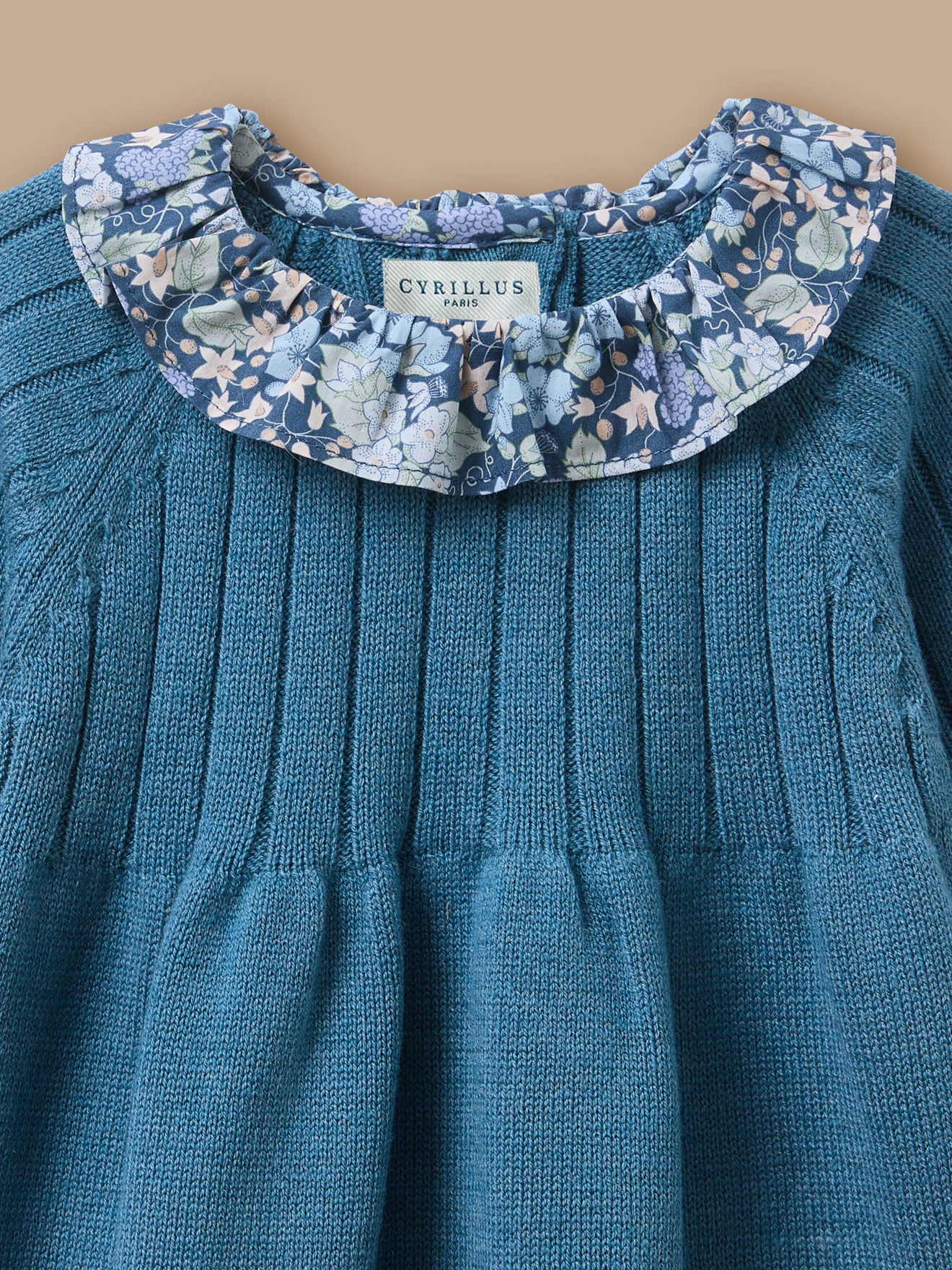 Strickkleid mit Liberty-Kragen für Babys