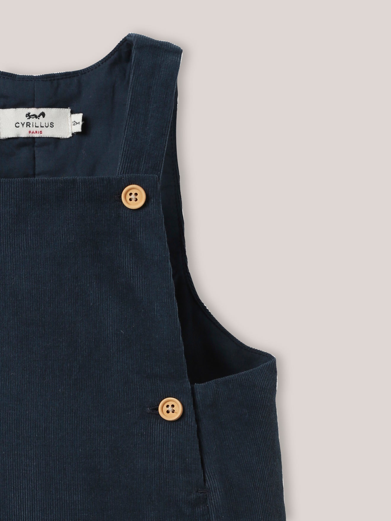 Baby-Latzhose aus Velours, wattiert